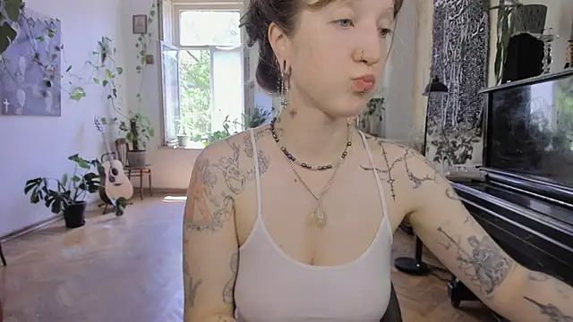Miranda2 0 online show from June 20, 8:19 am