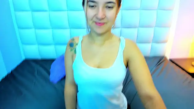 Snapshot of teresasroom_ chatting on April 18, 11:34 am teresasroom online show from April 18, 11:34 am
