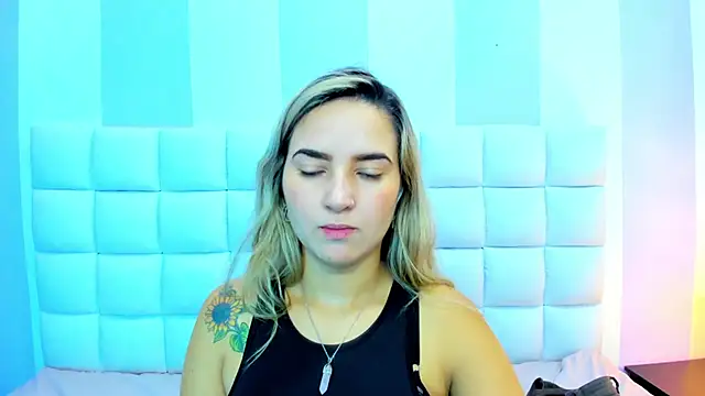 Snapshot of teresasroom_ chatting on October 2, 1:47 pm teresasroom online show from October 2, 1:47 pm