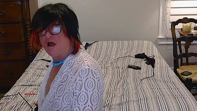 HelloKittyLapDog online show from February 11, 8:58 am