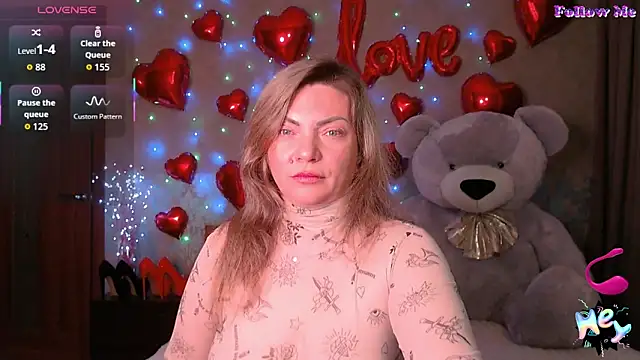 KristiOwen online show from April 1, 11:56 pm