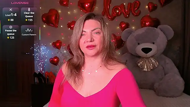 KristiOwen online show from April 4, 1:01 am