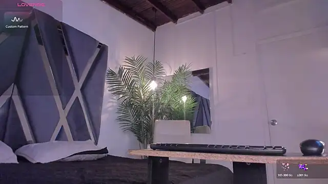alessandra wells online show from July 11, 11:10 am