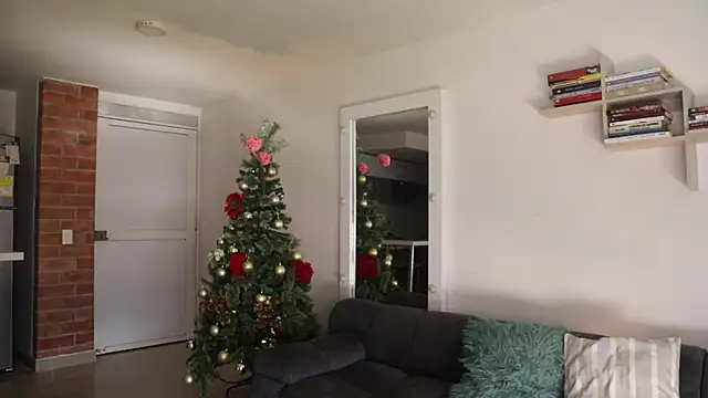  Vahos  online show from December 3, 5:12 pm