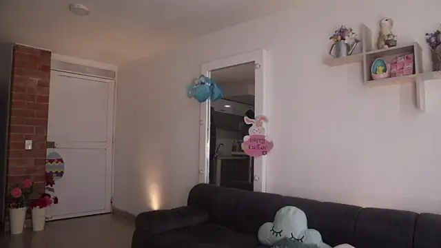  Vahos  online show from April 7, 5:15 pm