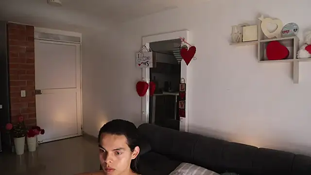  Vahos  online show from February 18, 7:21 pm