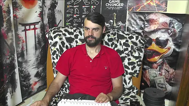 Snapshot of 00george chatting on May 23, 8:24 am 00george online show from May 23, 8:24 am