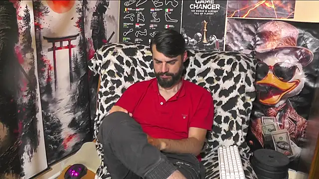 Snapshot of 00george chatting on May 23, 8:30 pm 00george online show from May 23, 8:30 pm