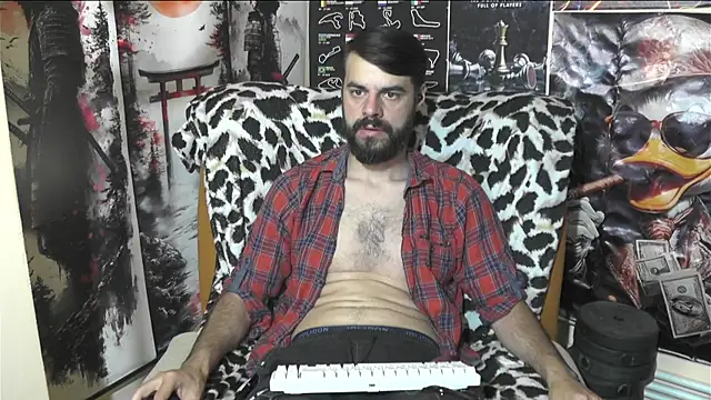 Snapshot of 00george chatting on May 27, 5:31 pm 00george online show from May 27, 5:31 pm
