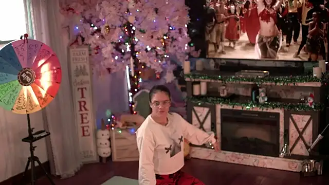 Snapshot of Nikki_Torres chatting on November 19, 6:08 pm Nikki Torres online show from November 19, 6:08 pm