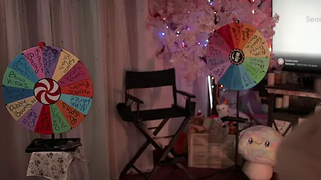 Nikki Torres online show from January 15, 4:49 am