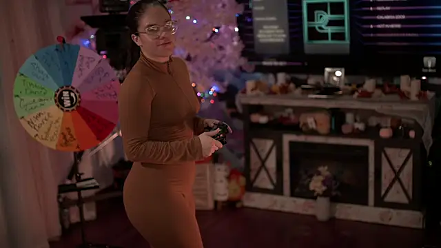 Snapshot of Nikki_Torres chatting on November 18, 4:27 am Nikki Torres online show from November 18, 4:27 am