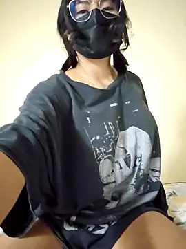 Snapshot of Latin_summer chatting on November 1, 11:42 pm Latin summer online show from November 1, 11:42 pm