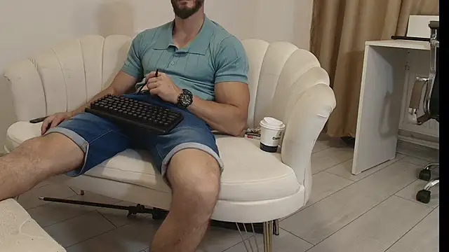 Snapshot of MauroTwin chatting on June 18, 6:24 pm MauroTwin online show from June 18, 6:24 pm
