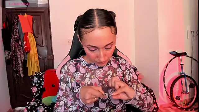 Snapshot of adrena_10 chatting on February 21, 10:12 pm adrena 10 online show from February 21, 10:12 pm