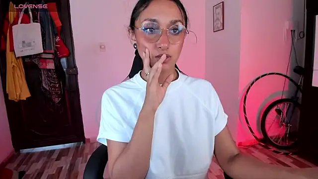 Snapshot of adrena_10 chatting on April 28, 8:24 pm adrena 10 online show from April 28, 8:24 pm