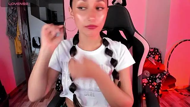 Snapshot of adrena_10 chatting on February 15, 9:36 pm adrena 10 online show from February 15, 9:36 pm