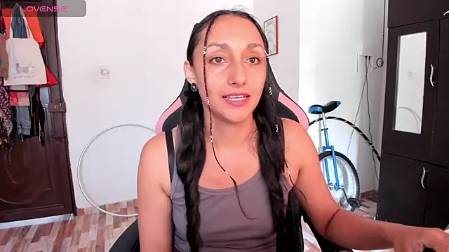 Snapshot of adrena_10 chatting on May 12, 4:35 pm adrena 10 online show from May 12, 4:35 pm