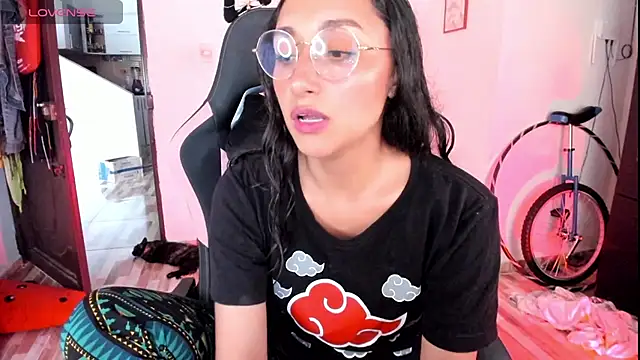 Snapshot of adrena_10 chatting on March 27, 1:45 pm adrena 10 online show from March 27, 1:45 pm