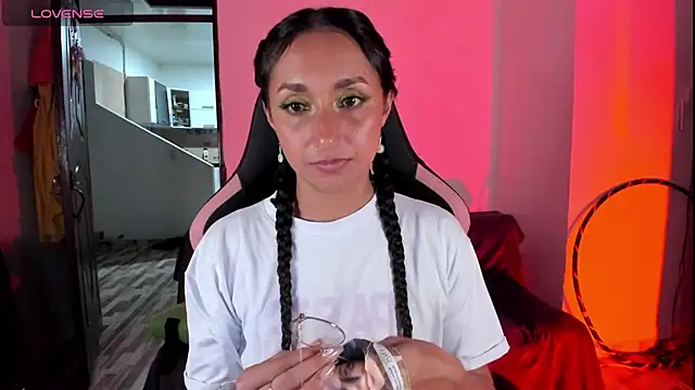 Snapshot of adrena_10 chatting on February 10, 12:31 am adrena 10 online show from February 10, 12:31 am