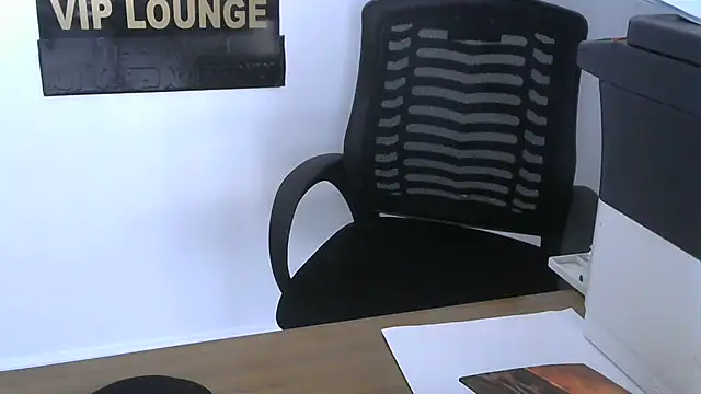 Snapshot of missytrig chatting on January 7, 5:01 am missytrig online show from January 7, 5:01 am