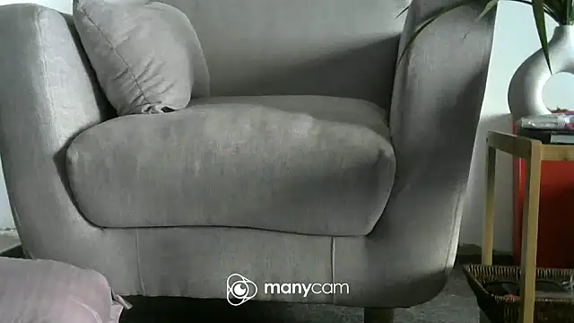 Snapshot of missytrig chatting on February 24, 2:37 pm missytrig online show from February 24, 2:37 pm