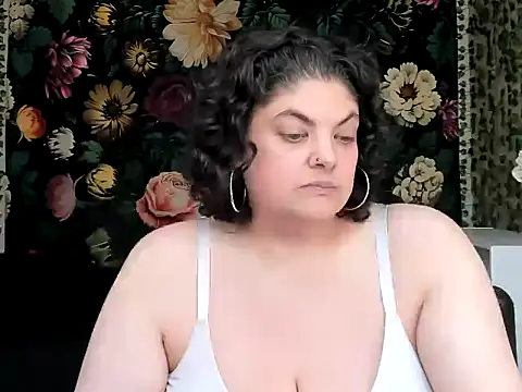Snapshot of Exotic-Melons chatting on June 19, 11:53 pm Exotic-Melons online show from June 19, 11:53 pm