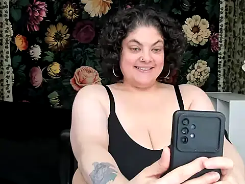 Snapshot of Exotic-Melons chatting on May 14, 6:49 pm Exotic-Melons online show from May 14, 6:49 pm