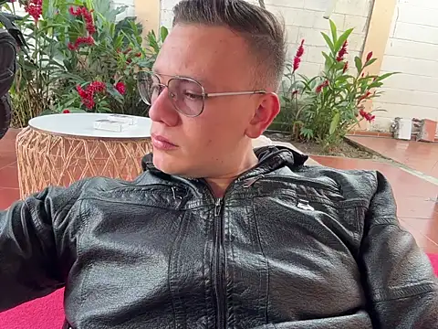 simon and david online show from December 22, 7:58 pm