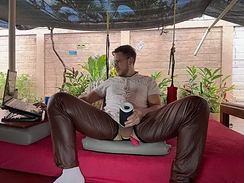 simon and david online show from May 14, 4:59 pm