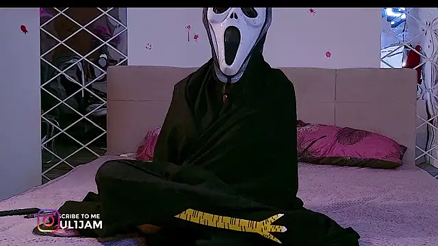 juli jam online show from October 31, 9:00 pm