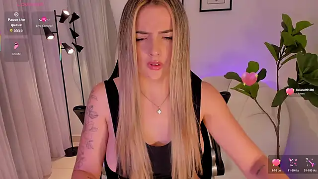 AmyWood online show from January 5, 5:27 pm