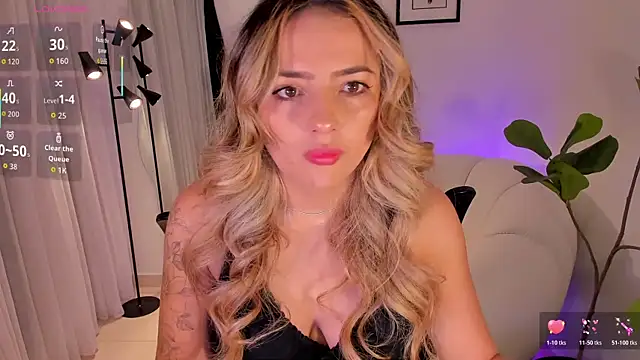 AmyWood online show from February 14, 2:06 pm