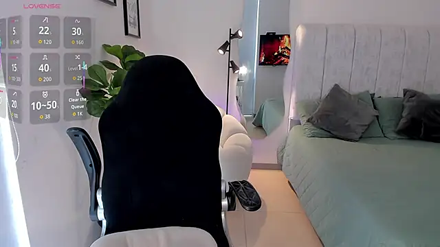 AmyWood online show from March 10, 6:56 pm