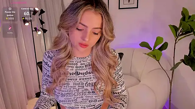 AmyWood online show from December 20, 3:26 pm