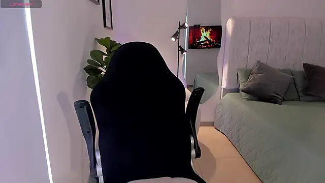 AmyWood online show from March 3, 1:29 pm