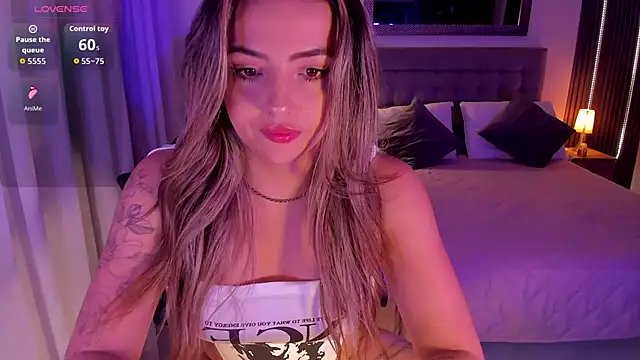 Snapshot of AmyWood chatting on September 16, 8:32 pm AmyWood online show from September 16, 8:32 pm