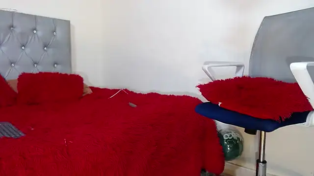 kilian xx online show from October 2, 7:01 am