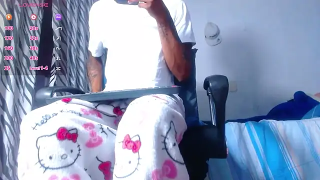Snapshot of kilian_xx chatting on July 13, 10:58 am kilian xx online show from July 13, 10:58 am