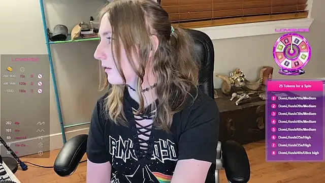 luluvaladon online show from March 7, 1:20 am