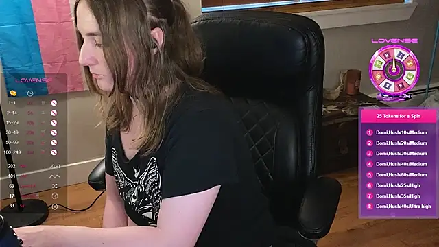 luluvaladon online show from March 19, 12:26 am