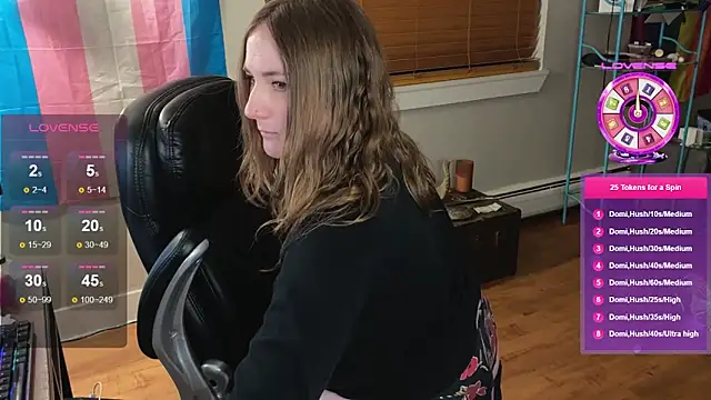 luluvaladon online show from November 25, 6:25 am