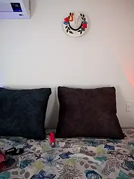 YOURSDEBORA online show from October 9, 7:36 pm