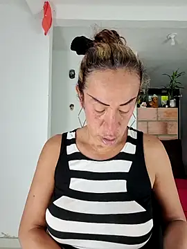 YOURSDEBORA online show from November 25, 7:36 pm