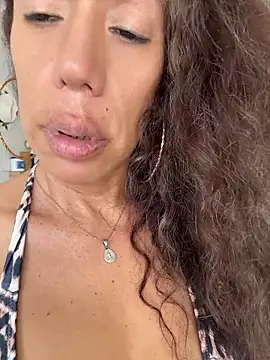 YOURSDEBORA online show from June 6, 7:41 pm