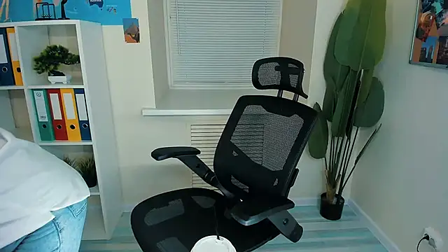 AnaMills online show from September 17, 3:03 pm