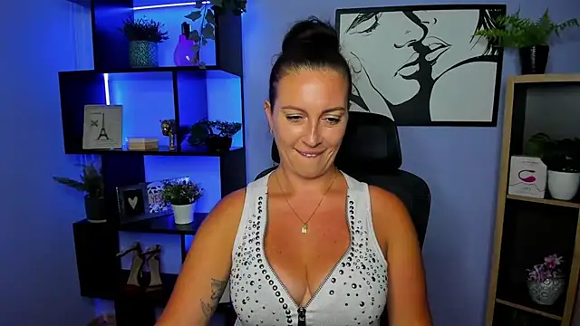 Snapshot of FUN_AMI chatting on July 13, 1:21 pm FUN AMI online show from July 13, 1:21 pm