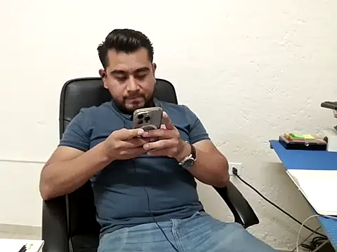 Snapshot of youmanhorny chatting on June 2, 6:41 pm youmanhorny online show from June 2, 6:41 pm
