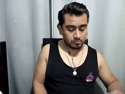 youmanhorny online show from July 17, 3:37 am
