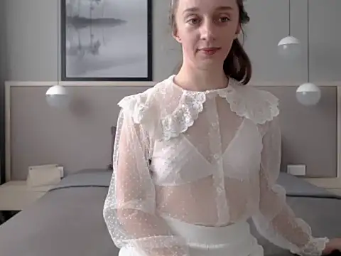 Snapshot of ShySchoolGirl chatting on October 10, 10:38 am ShySchoolGirl online show from October 10, 10:38 am
